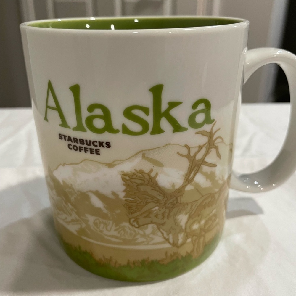 Starbucks. ALASKA Collector Series. 2009. RARE. 16 Fluid Ounces. No chips,fading